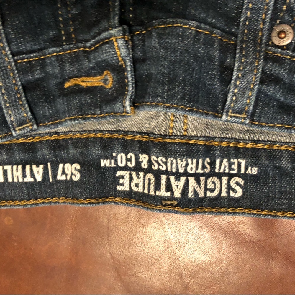Levi’s - Picture 3 of 5